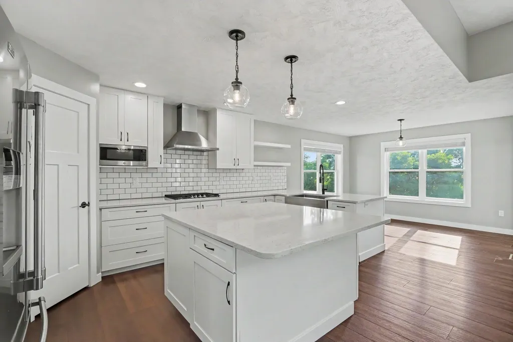 13825 Peninsula Drive Charleston Township MI 49053