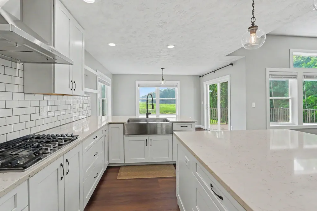 13825 Peninsula Drive Charleston Township MI 49053