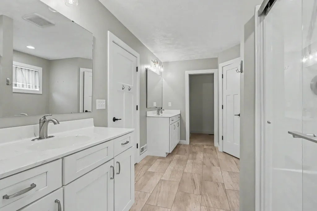 13825 Peninsula Drive Charleston Township MI 49053