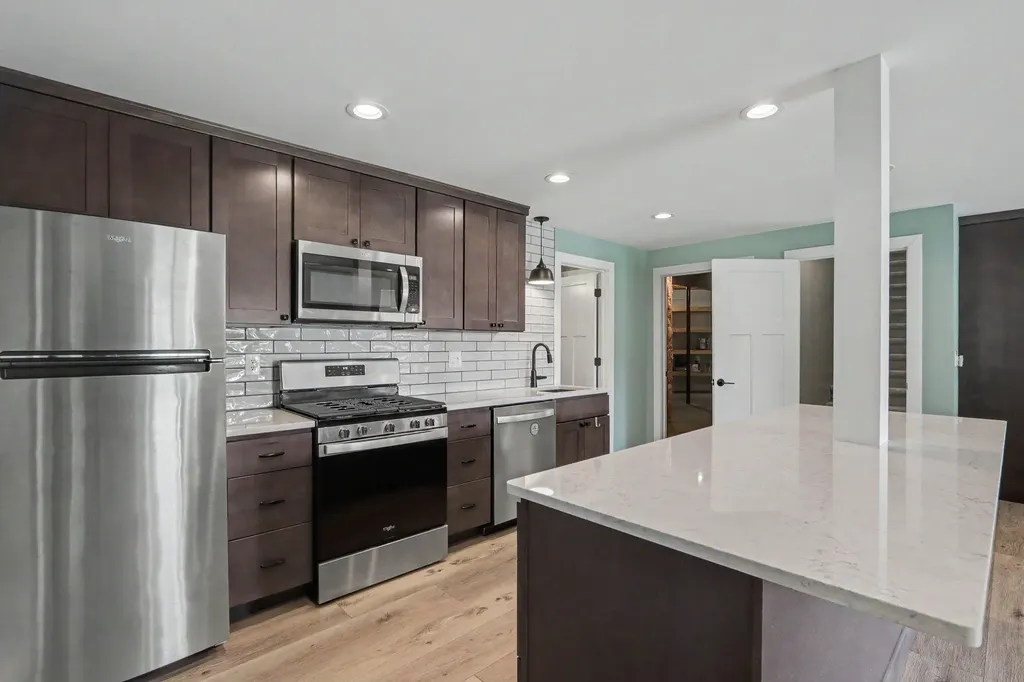 13825 Peninsula Drive Charleston Township MI 49053