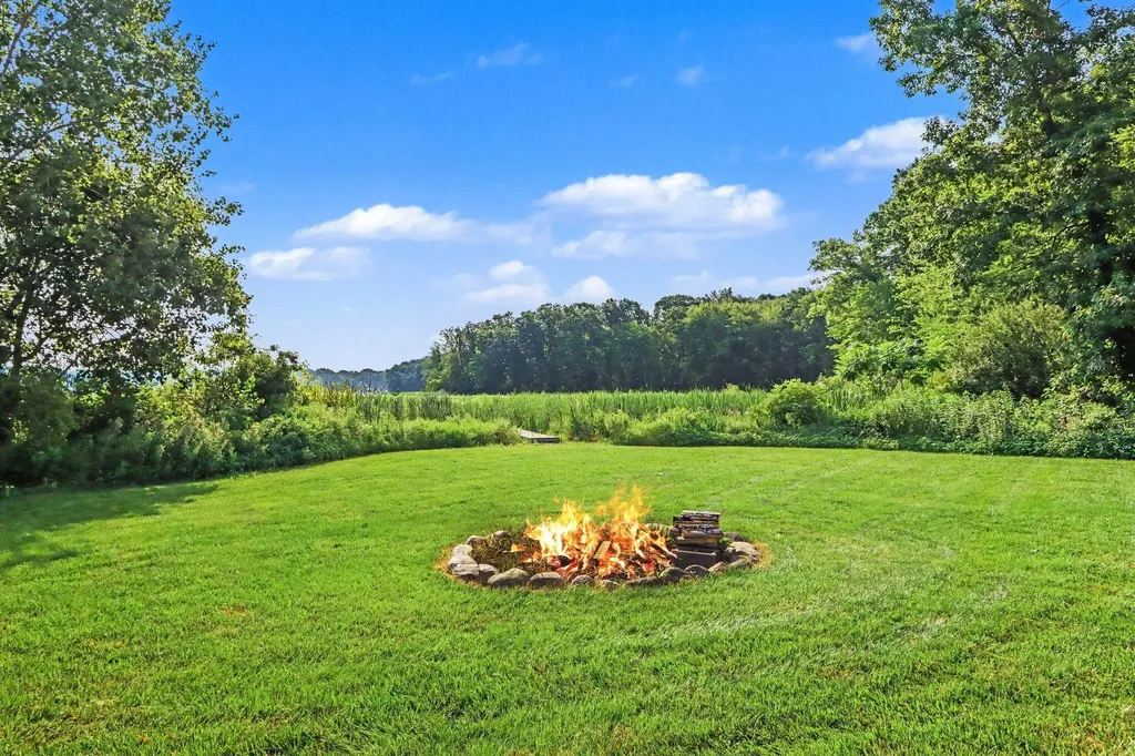 13825 Peninsula Drive Charleston Township MI 49053