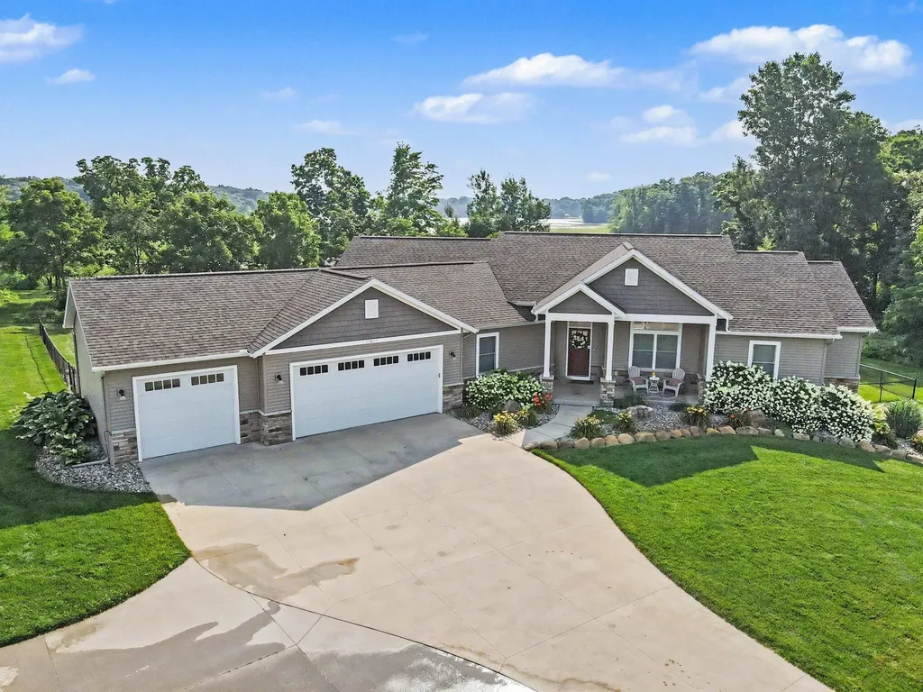 13825 Peninsula Drive Charleston Township MI 49053