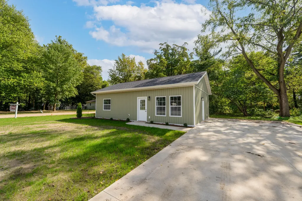 1118 Millard Court Three Rivers City MI 49093