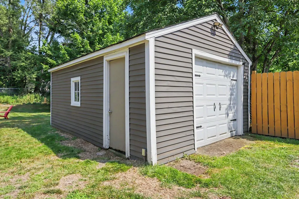 1320 Craft Avenue Kalamazoo Charter Township MI 49048