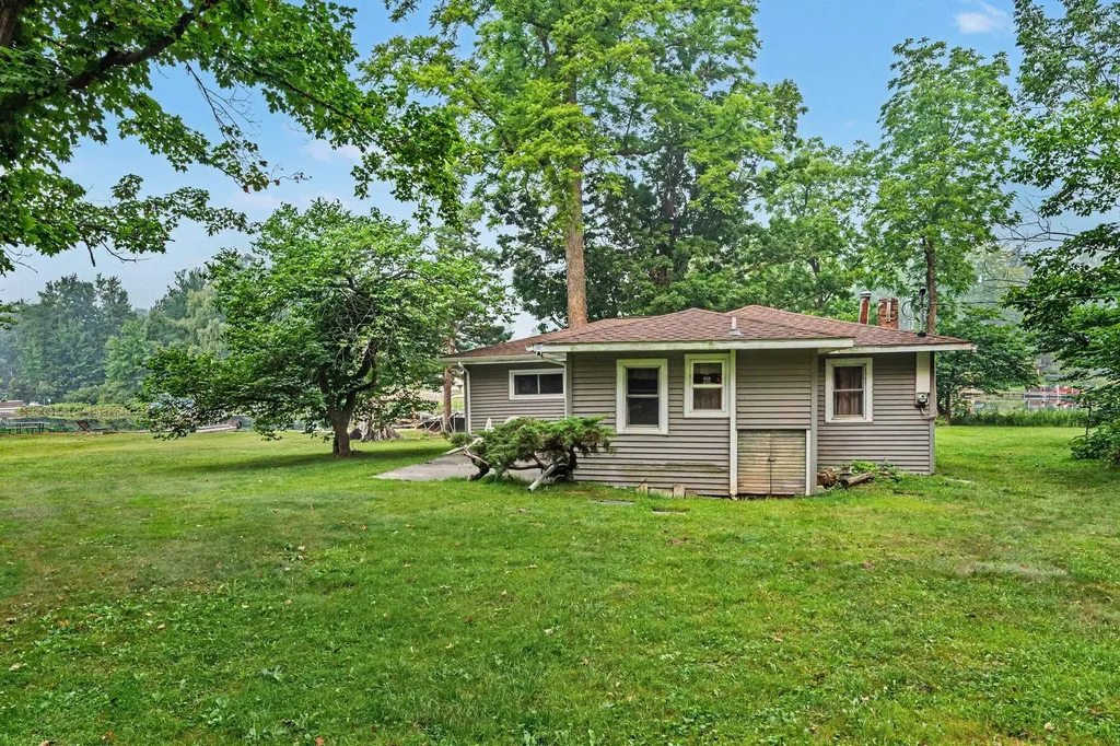 45296 15th Avenue Bloomingdale Township MI 49026