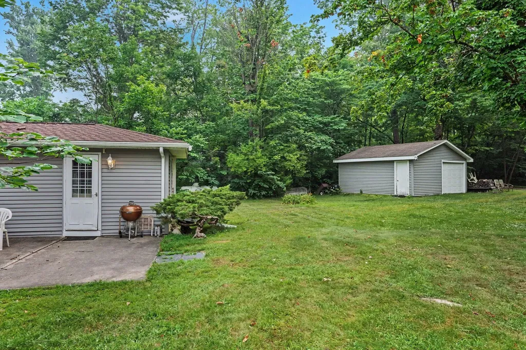 45296 15th Avenue Bloomingdale Township MI 49026