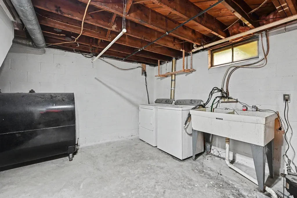 1050 Bloomfield Avenue Gun Plain Township MI 49080