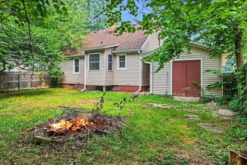 1050 Bloomfield Avenue Gun Plain Township MI 49080