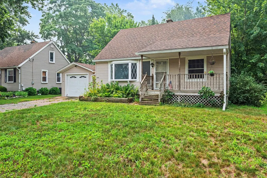 1050 Bloomfield Avenue Gun Plain Township MI 49080