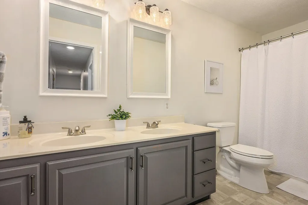 5856 Windingwood Drive Oshtemo Charter Township MI 49009
