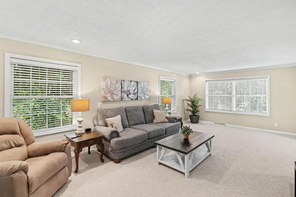 5856 Windingwood Drive Oshtemo Charter Township MI 49009