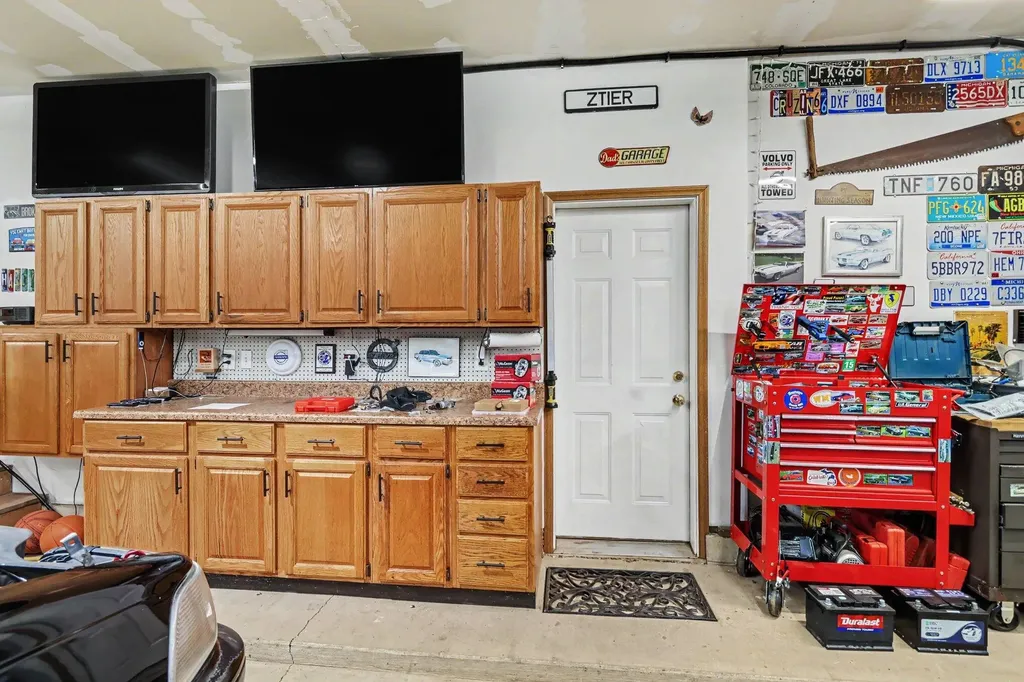 5856 Windingwood Drive Oshtemo Charter Township MI 49009