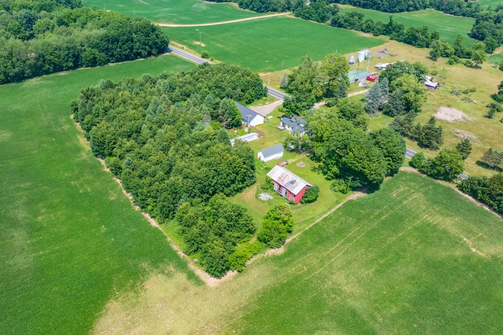3386 S 38th Street Charleston Township MI 49034