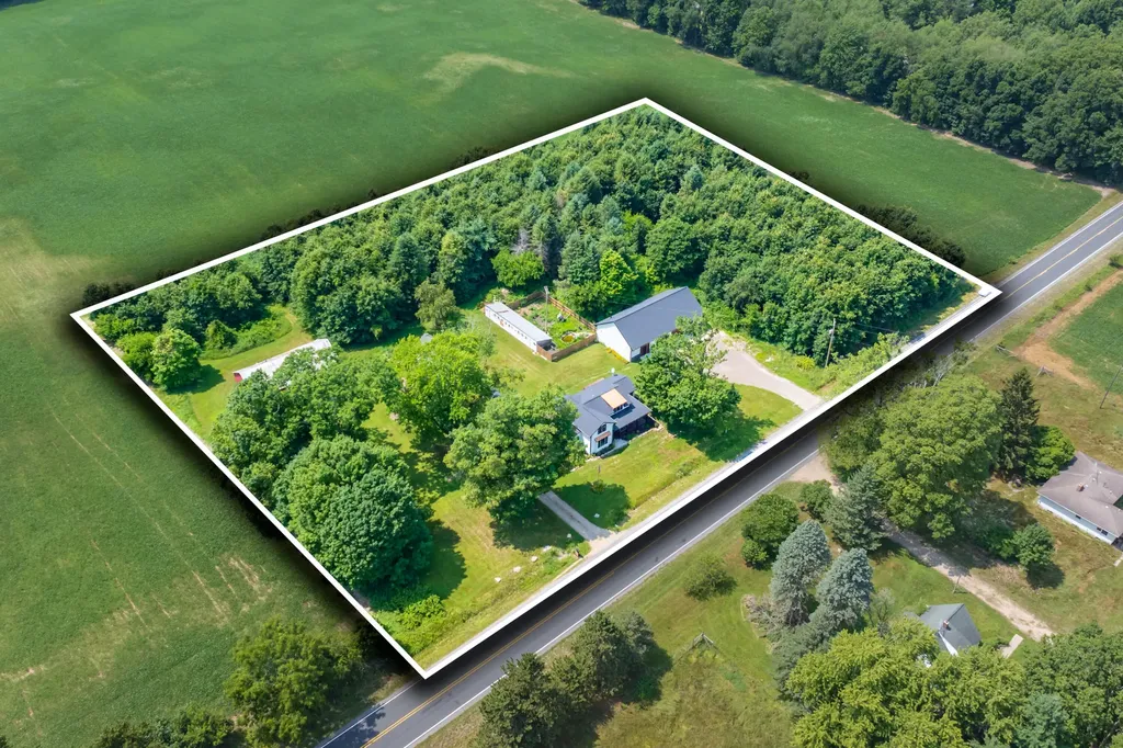 3386 S 38th Street Charleston Township MI 49034