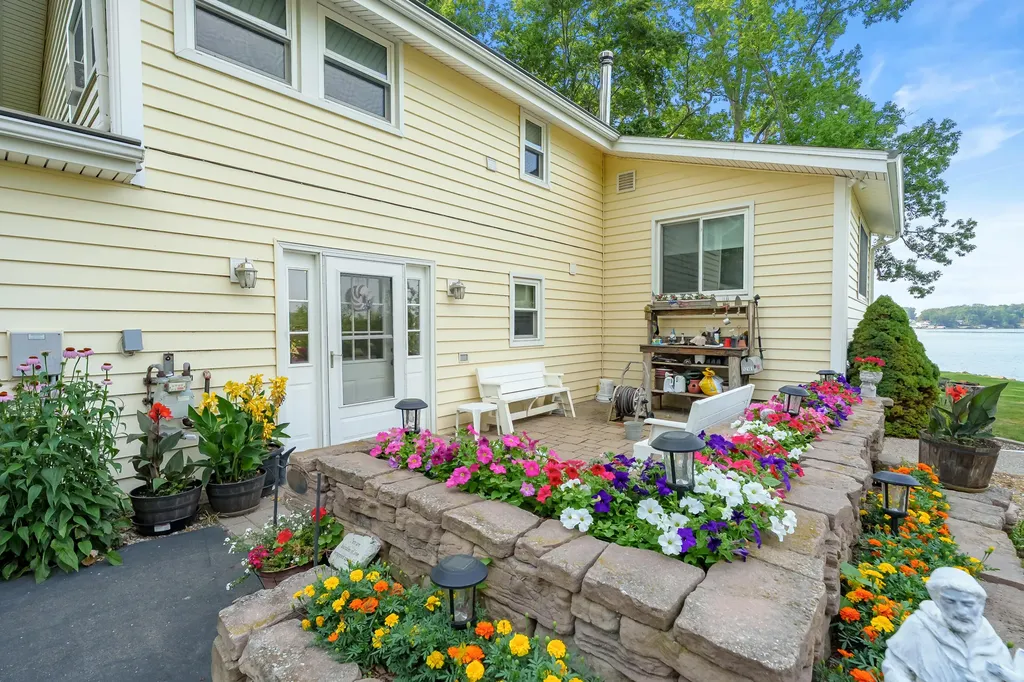 12101 Oakridge Road Prairieville Township MI 49080