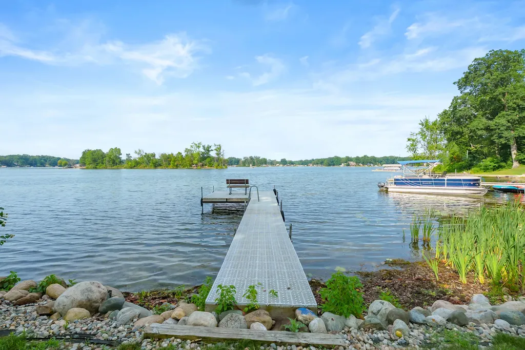 12101 Oakridge Road Prairieville Township MI 49080