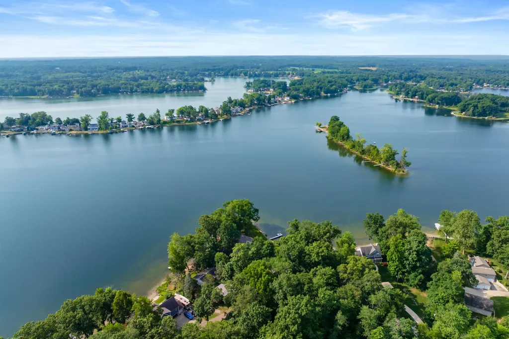 12101 Oakridge Road Prairieville Township MI 49080