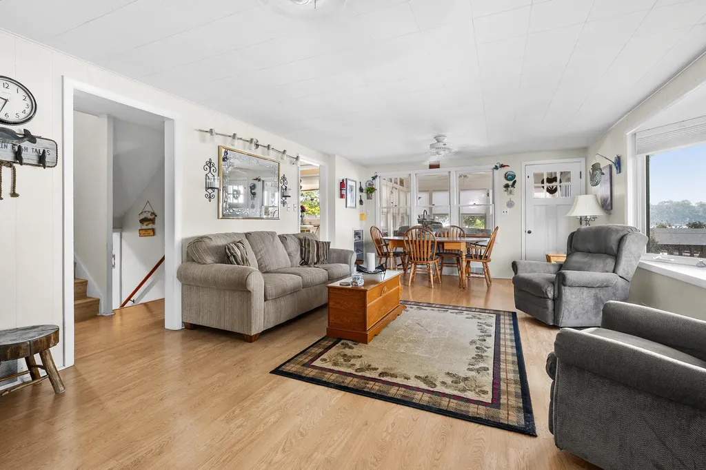 12101 Oakridge Road Prairieville Township MI 49080