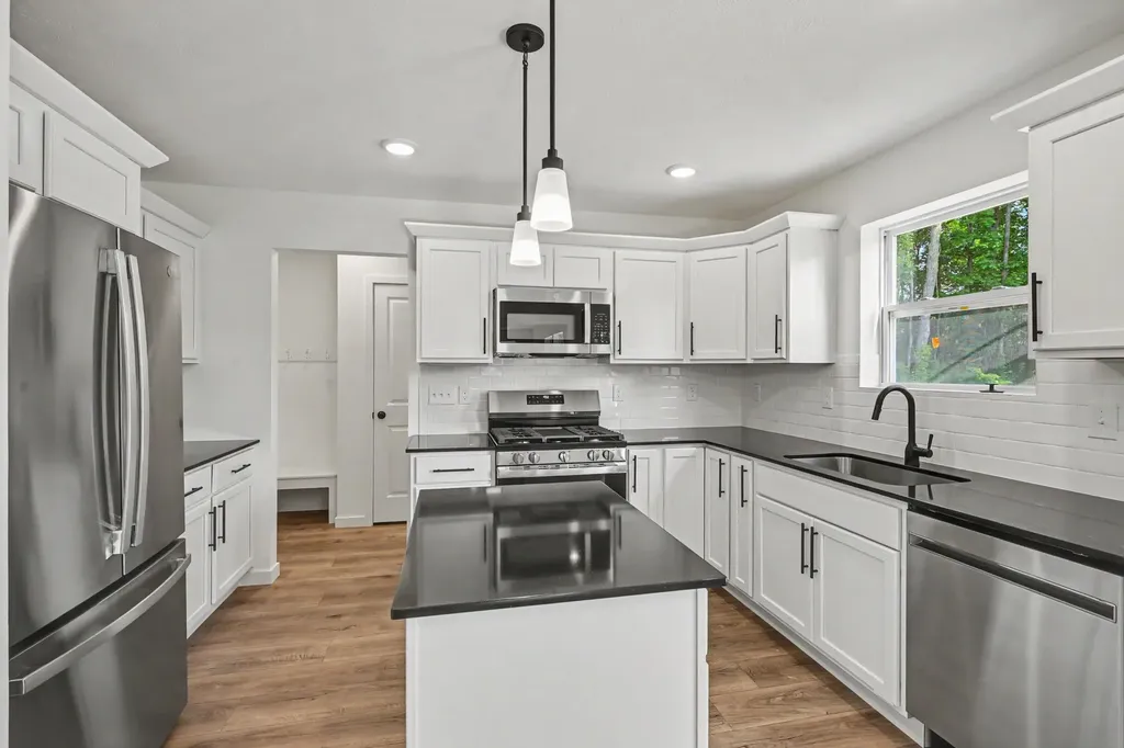 5714 Landrum Trail Portage City MI 49024