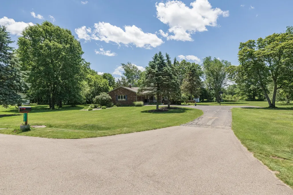 23103 Prairie View Court Almena Township MI 49071