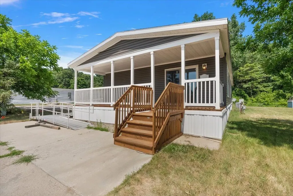 7422 Woods Edge Drive NE Plainfield Charter Township MI 49306