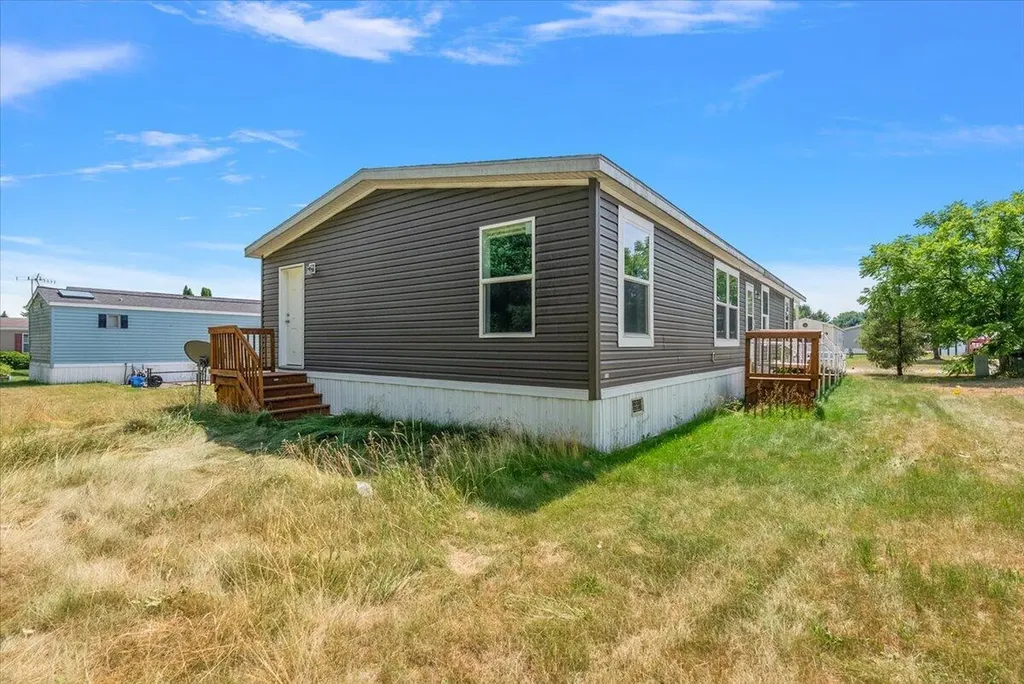 7422 Woods Edge Drive NE Plainfield Charter Township MI 49306