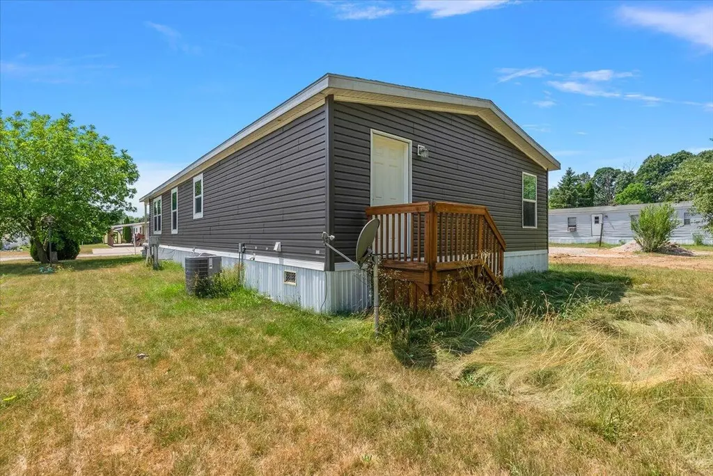 7422 Woods Edge Drive NE Plainfield Charter Township MI 49306