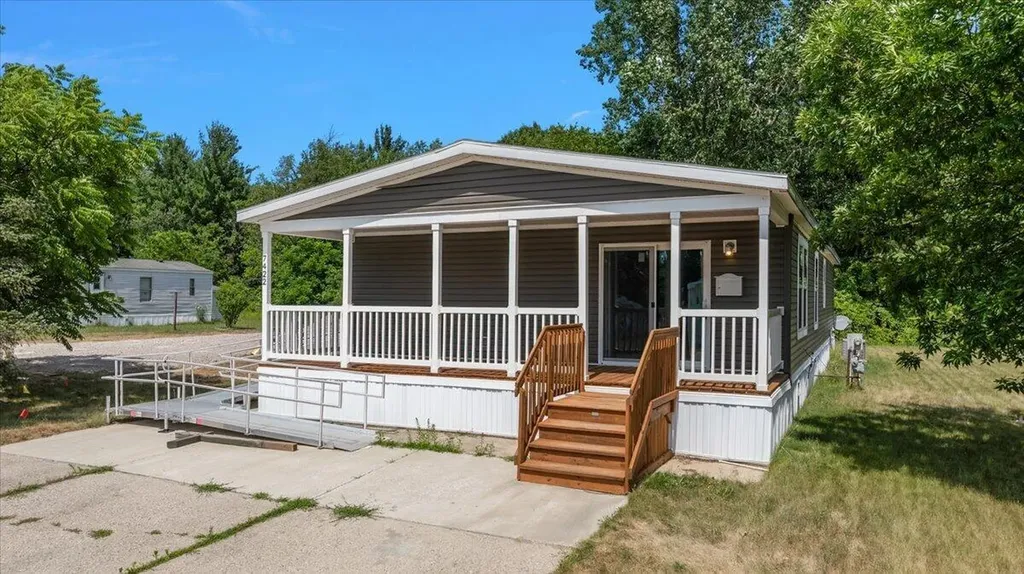 7422 Woods Edge Drive NE Plainfield Charter Township MI 49306