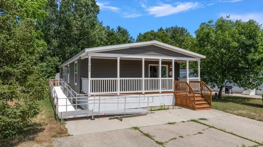 7422 Woods Edge Drive NE Plainfield Charter Township MI 49306