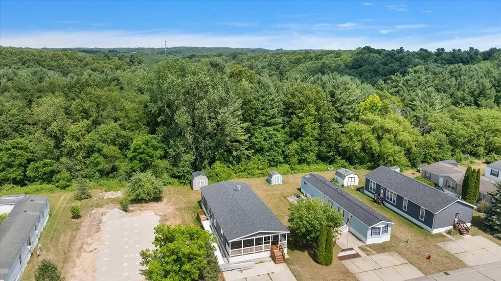 7422 Woods Edge Drive NE Plainfield Charter Township MI 49306