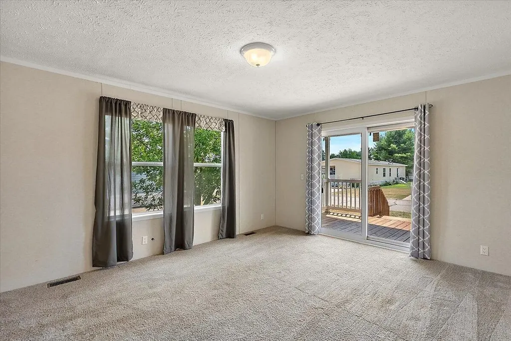7422 Woods Edge Drive NE Plainfield Charter Township MI 49306