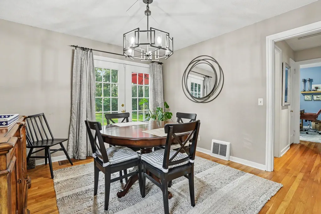 1418 Pinehurst Boulevard Kalamazoo Charter Township MI 49006