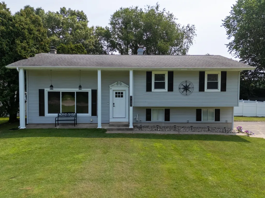57089 Linda Avenue Lockport Township MI 49093