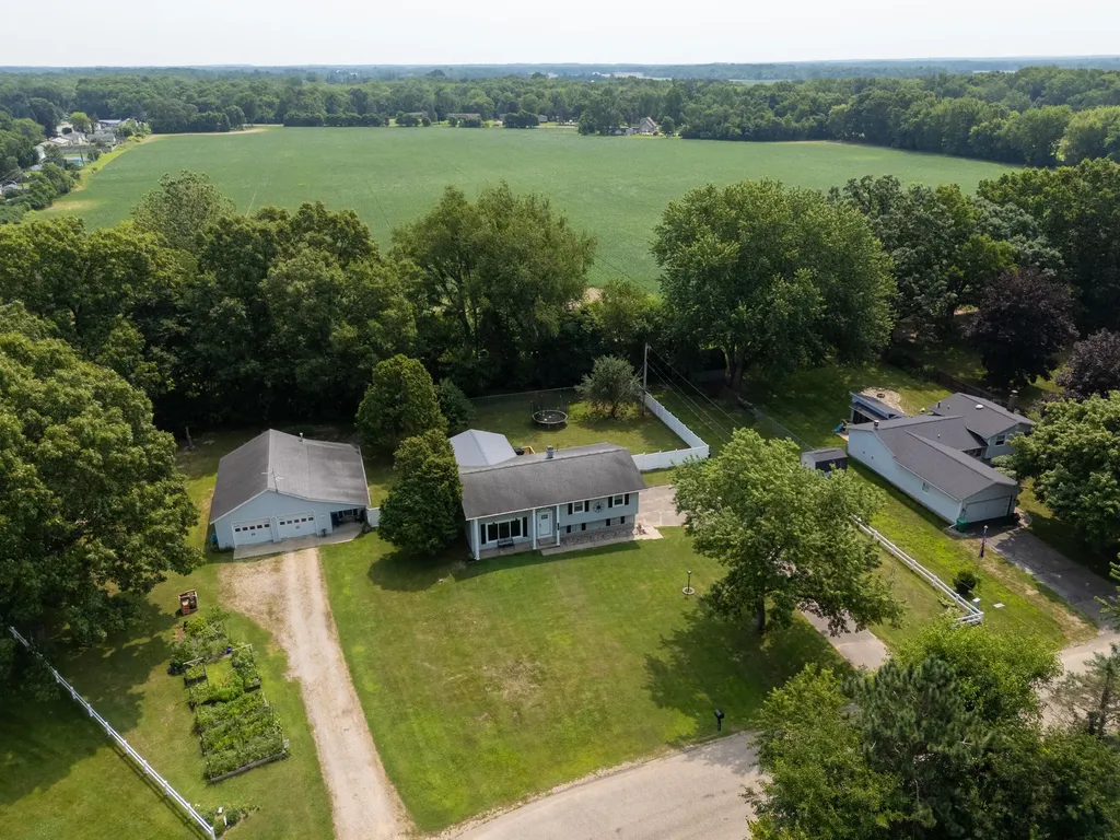 57089 Linda Avenue Lockport Township MI 49093