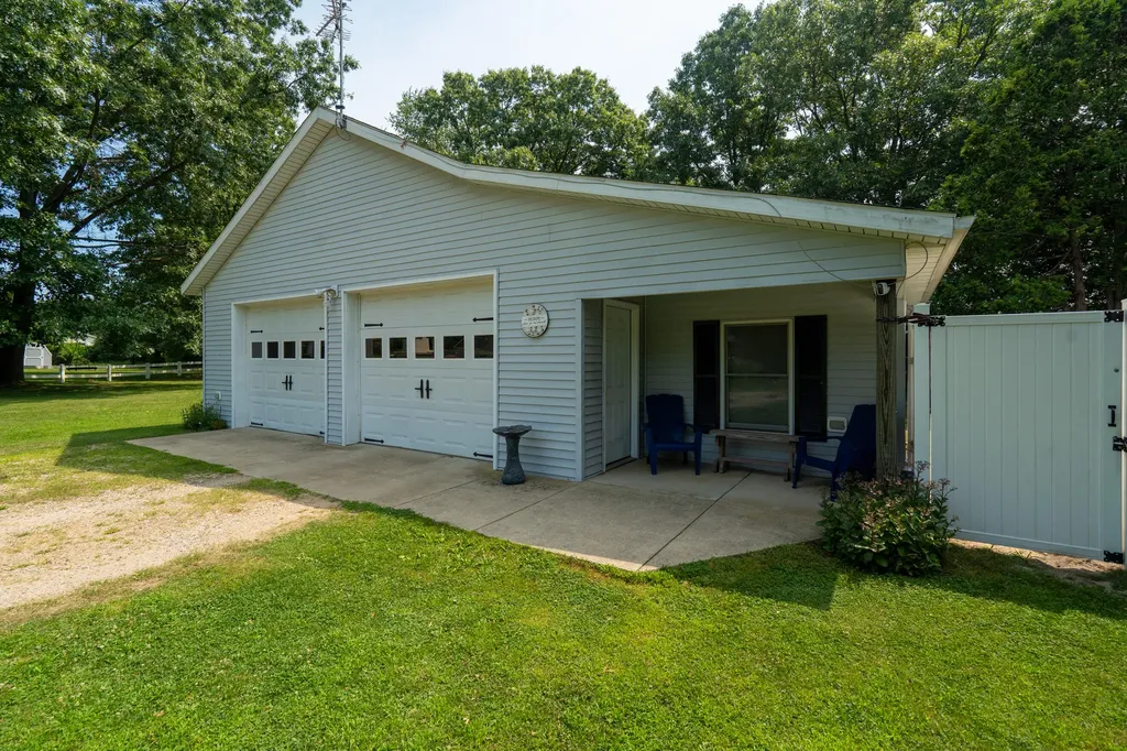 57089 Linda Avenue Lockport Township MI 49093