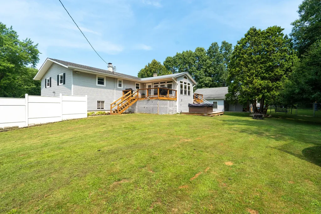57089 Linda Avenue Lockport Township MI 49093