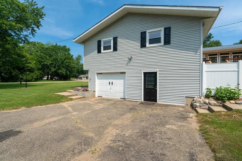 57089 Linda Avenue Lockport Township MI 49093