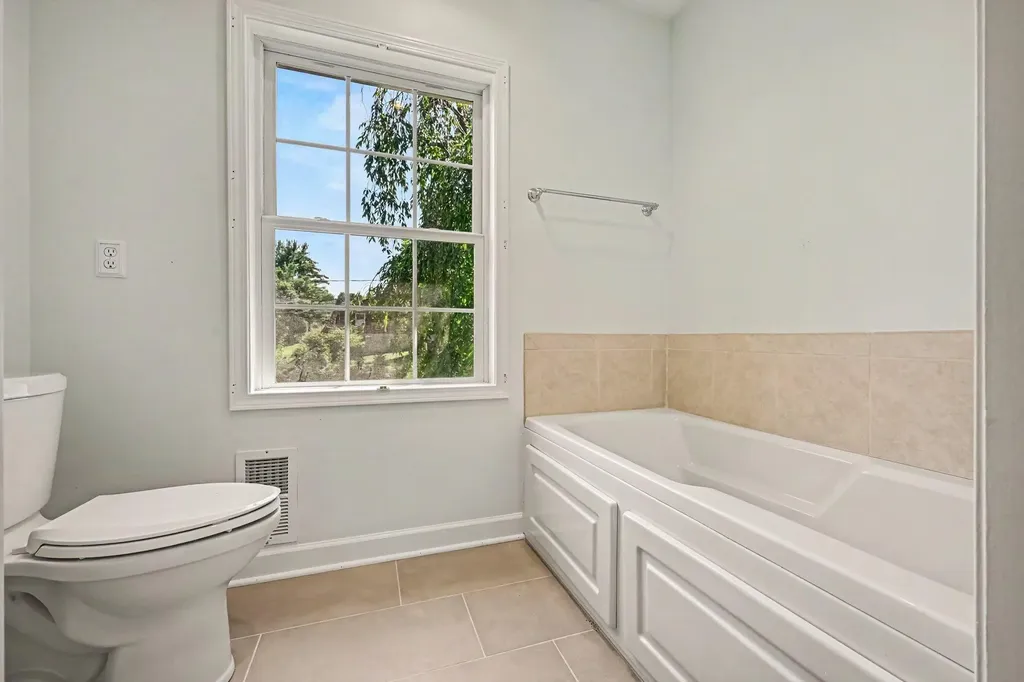 3004 Brandywine Road Kalamazoo City MI 49008