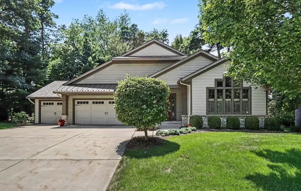 5543 N Red Pine Circle Texas Charter Township MI 49009