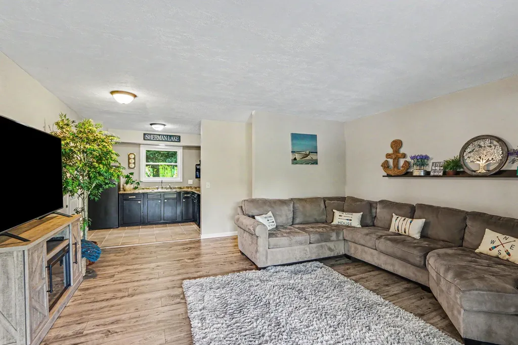 12144 S Sherman Lake Drive Ross Township MI 49012