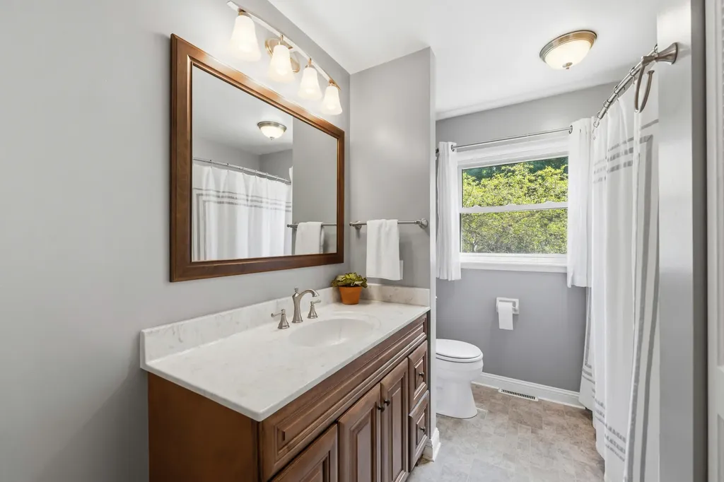1818 Skyler Drive Kalamazoo City MI 49008