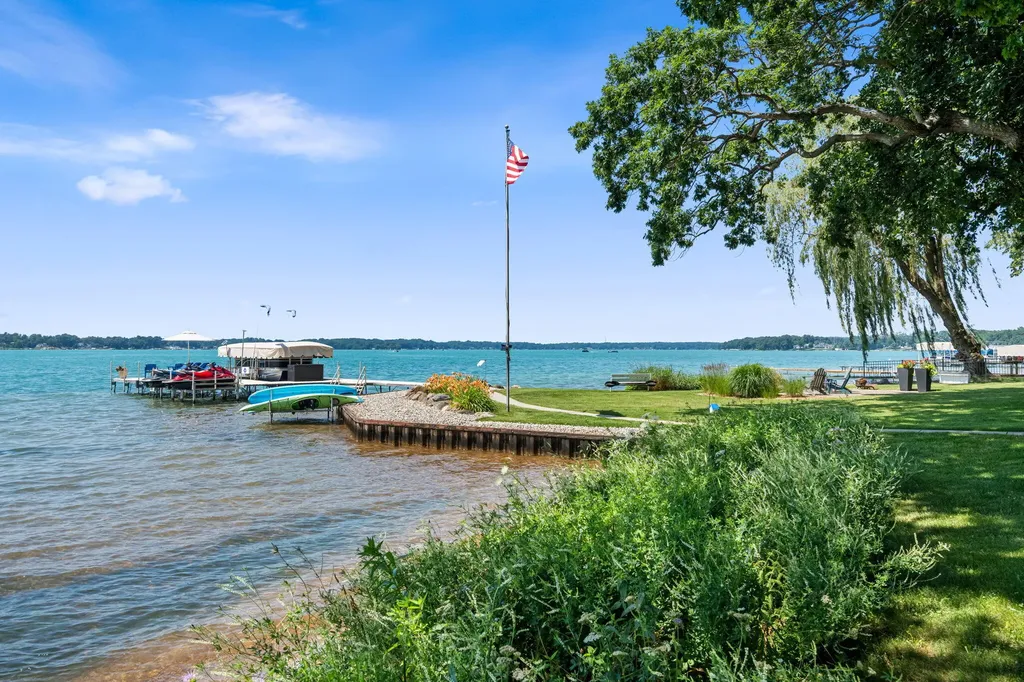 3052 Oakdale Avenue Ross Township MI 49060