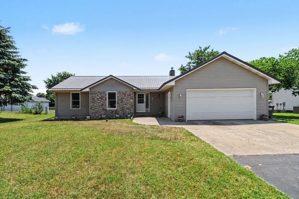 31421 64th Avenue Antwerp Township MI 49065