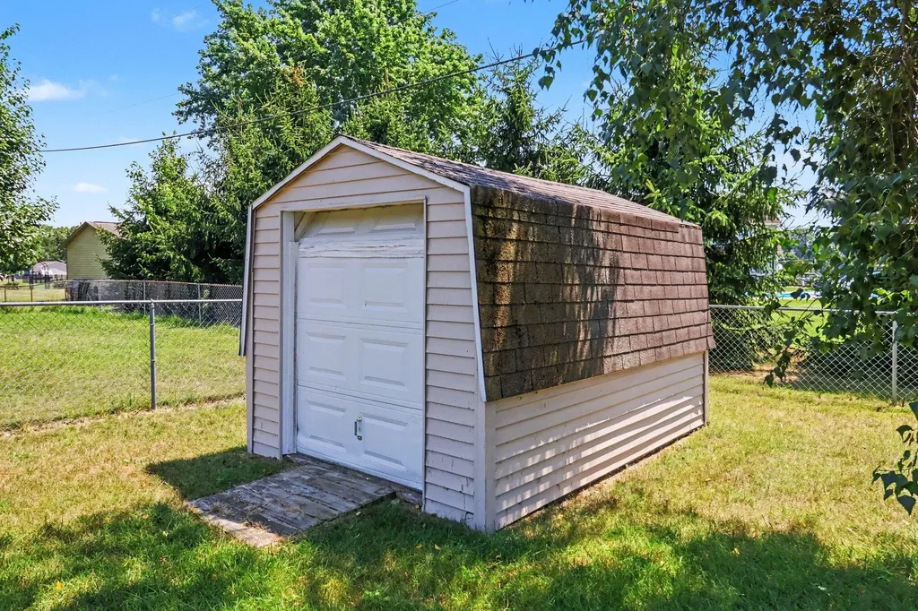 31421 64th Avenue Antwerp Township MI 49065