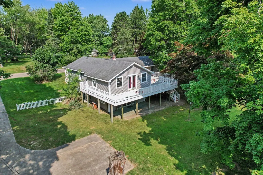 58881 Yeatter Road Colon Township MI 49040