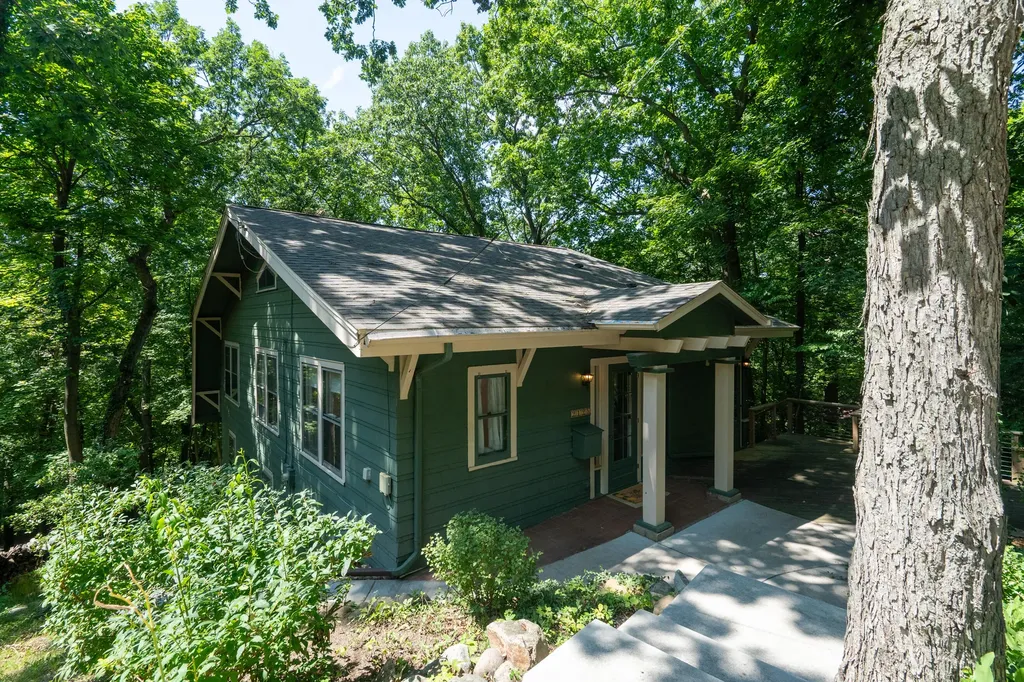 2125 Ridge Road Kalamazoo City MI 49008