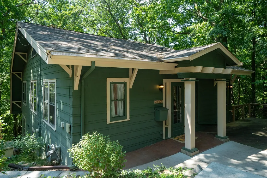2125 Ridge Road Kalamazoo City MI 49008