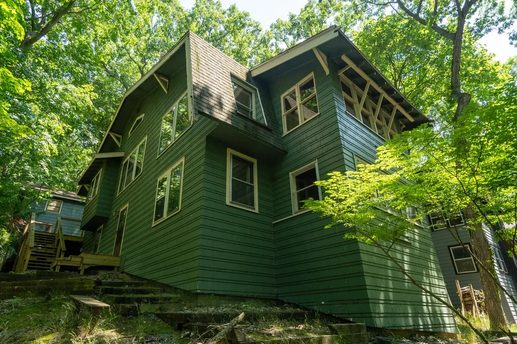 2125 Ridge Road Kalamazoo City MI 49008