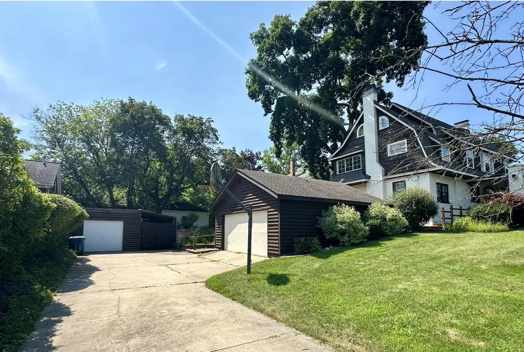 204 Monroe Street Kalamazoo City MI 49006