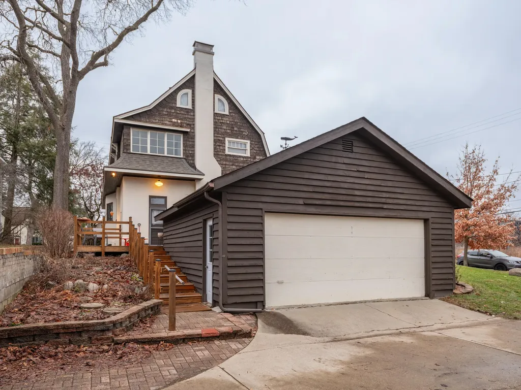 204 Monroe Street Kalamazoo City MI 49006